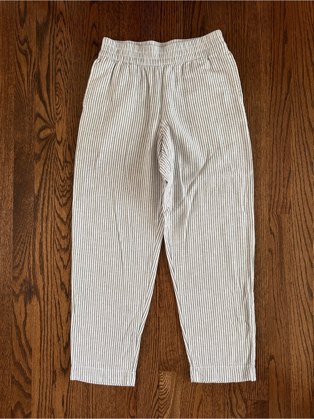 Old Navy Women’s Light Gray & White Striped Elastic Waist Pants